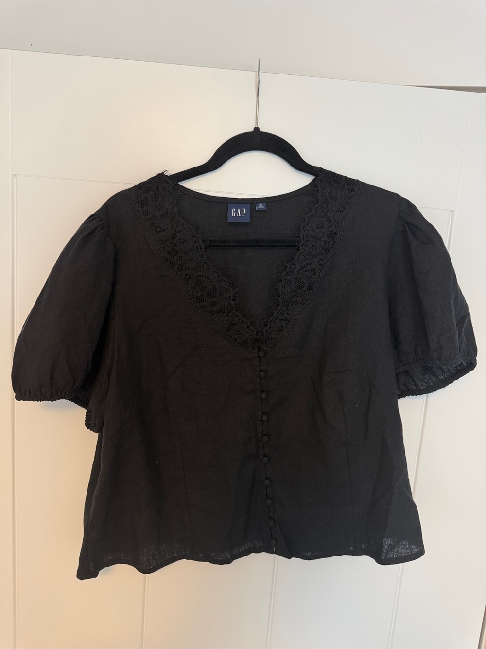 GAP Black Lace V-Neck Button Front Puff Sleeve Top Size XL NWOT
